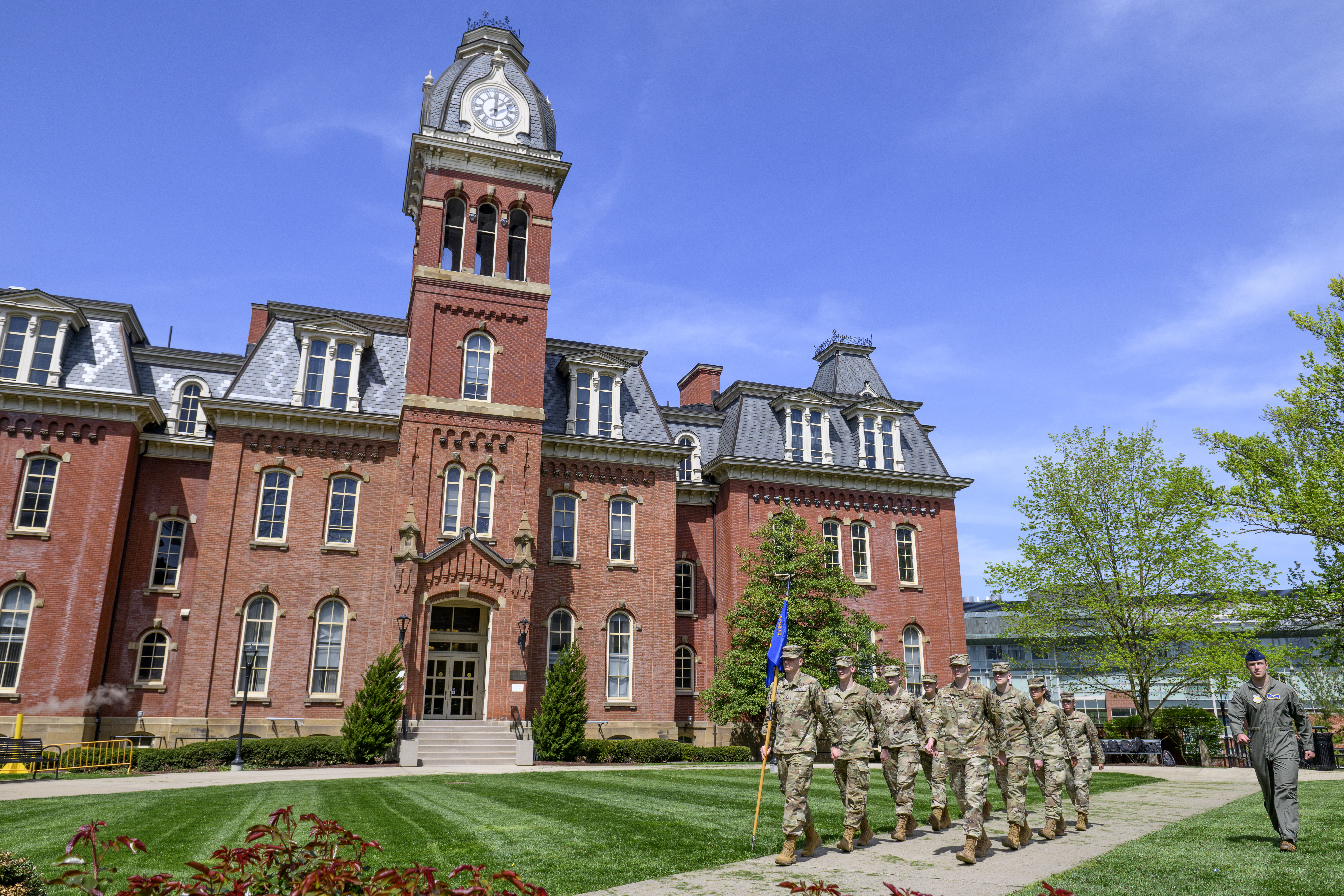An Air Force team lines up at woodburn hall